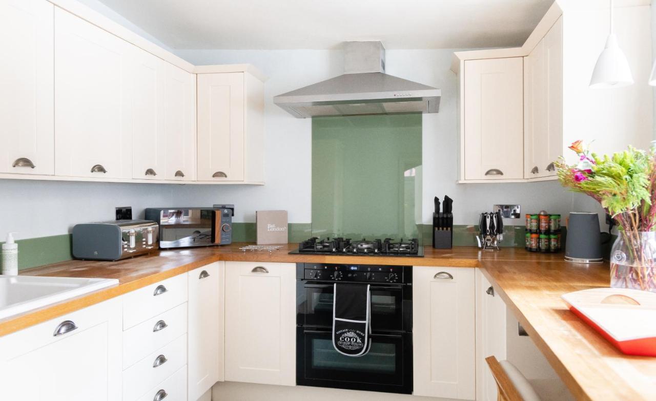 The Euston Square Escape - Modern And Central 4Bdr Home Londra Exterior foto